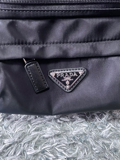 【極美品】PRADA ボディバッグ