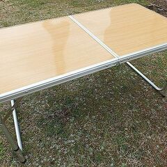 アウトドア用　　折り畳みテーブルの画像