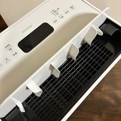 【美品】アイリスオーヤマ　空気清浄機能付除湿機　PD-A140の画像