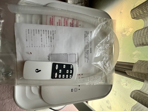 取引早い方25000円で　移動式エアコン　排水無し　排熱は窓の外に