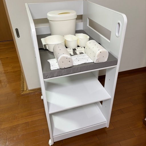おまけ付き】ニトリ おむつ交換台 おむつ替え台 (なかむら) 大阪の