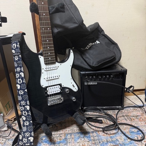 YAMAHA Pacifica 212VFM ＋ アンプ・スタンド等一式