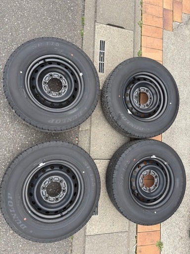 【新車外し】ハイエース　スチールホイール　キャップ付き