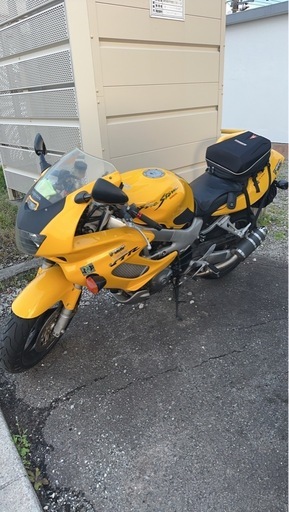 vtr 1000f  前後タイヤ新品です　車検R9年7月