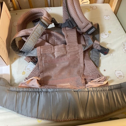 美品　正規品　BABYBJÖRN ベビービョルンハーモニー　抱っこ紐　ベビーキャリアハーモニー ピンク