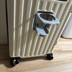 スーツケース　白　 の画像