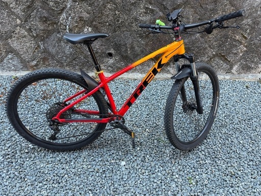 自転車 Trek Marlin 7