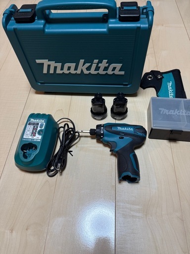 マキタ　充電式ドライバドリル　10.8V 中古品