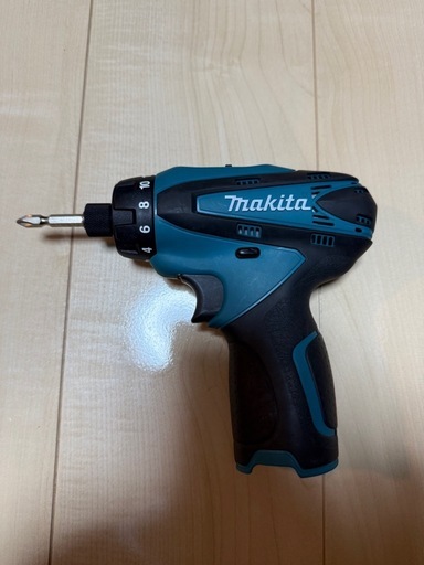 マキタ　充電式ドライバドリル　10.8V 中古品