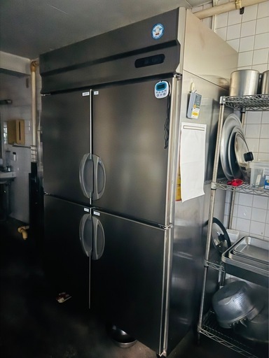 業務用　冷凍冷蔵庫　4ドア