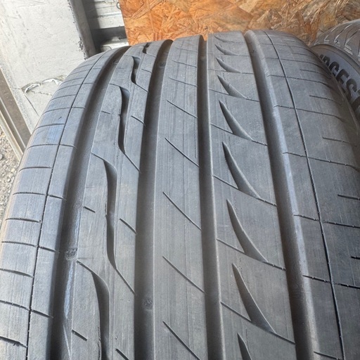 バリ山　BRIDGESTONE ブリヂストン　ブリジストン　REGNO 255/40R18 夏タイヤ　2018年製　18インチ　2本