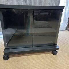 20型くらいのTV台の画像
