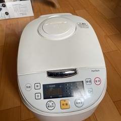 炊飯器の画像