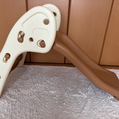 子供用すべり台　ブラウンカラーの画像