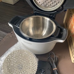 【美品】SHARP KN-HW16E-W 電気圧力鍋の画像