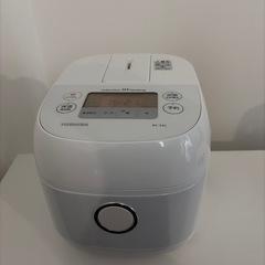 TOSHIBA  東芝　炊飯器   IH RC-5XL  3合炊き  の画像