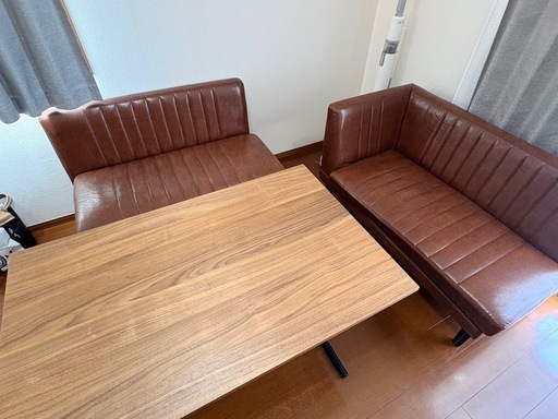 【美品】エアリゾーム　
ダイニングソファ＋テーブルセット｜2人掛け×2｜カフェ風｜5月上旬引渡し