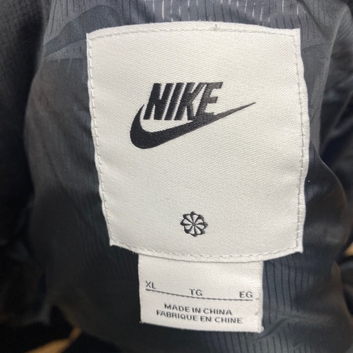 NIKE ダウン