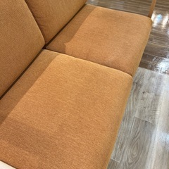 【トレファク神戸南店】2人掛けソファー　キャメルです‼︎【取りに来られる方限定】 の画像