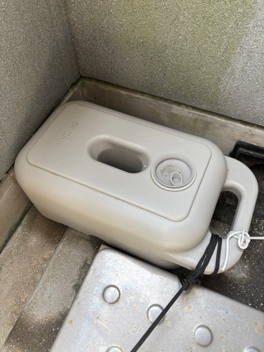 (〜4/11までを取引希望)ベランダ用日差しシェードと重り(水使用)2つ