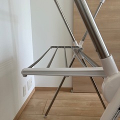 折りたたみ物干しラックの画像