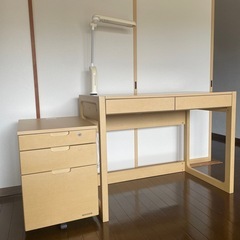 学習デスク
の画像
