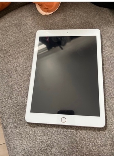 iPad 第6世代32Ｇ B