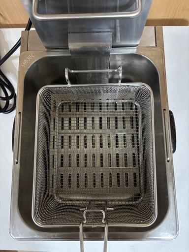 2024年製　業務用　電気フライヤー