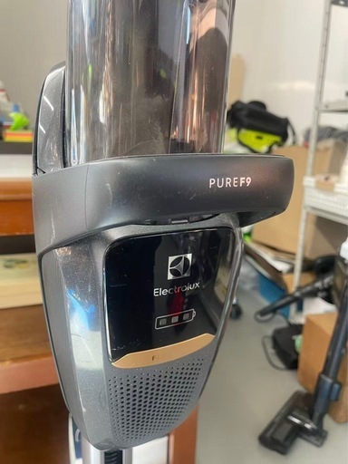 エレクトロラックス コードレススティッククリーナー PURE F9