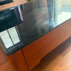 ガラステーブルの画像