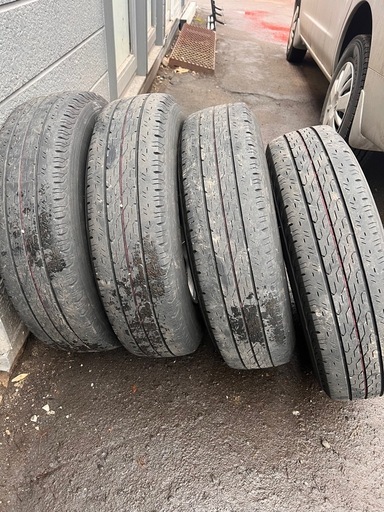 175/80R14  99N  ブリヂストンR680 タイヤアルミ4本セット　バネット用