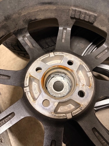スタッドレスタイヤ　ホイール付き　　　155/65/R14