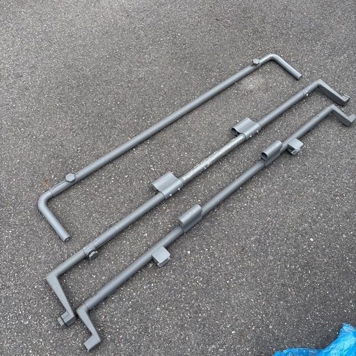 キャラバンNV350安全バー
