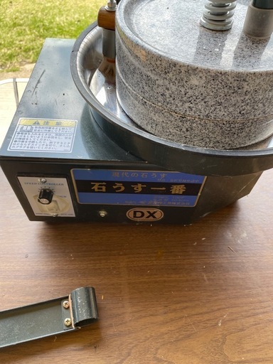 蕎麦打ち　石うす、石抜き機