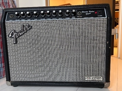 Fenderのギターアンプ　svd-20ce