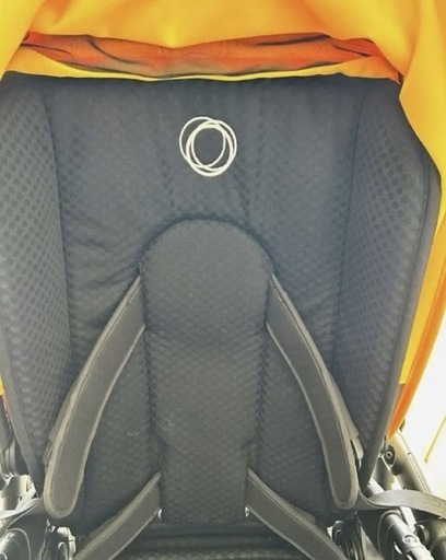 ベビーカー　Bugaboo Bee6 オールブラックフレーム×イエロー
