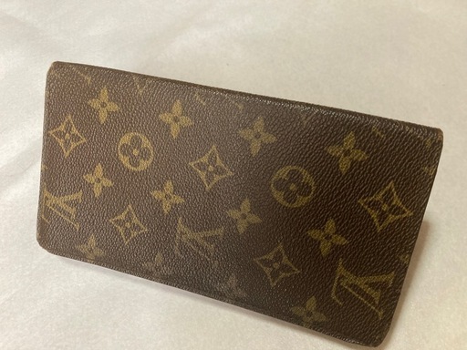 【美品】ルイ・ヴィトンのモノグラム 二つ折り長財布です。