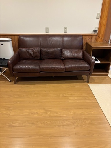 ウニコ　　3人がけ革製ソファ