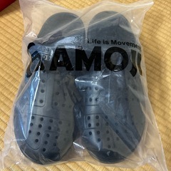 AMOJI アモジ サンダル クロックスの画像