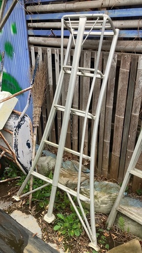 園芸用アルミ三脚  5尺？