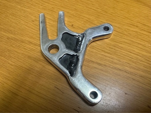 4miniキャリパーサポート加工品