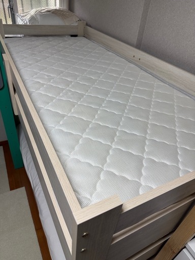 【使用感少なく美品】2段ベッド　セミシングルマットレス付き