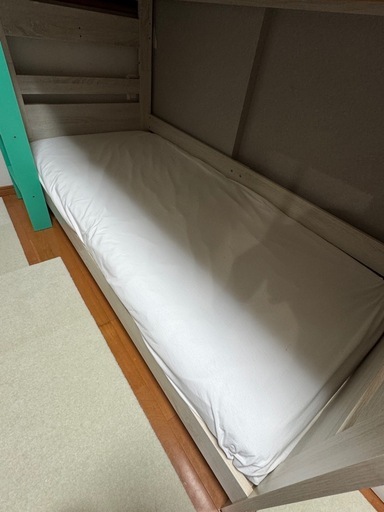 【使用感少なく美品】2段ベッド　セミシングルマットレス付き