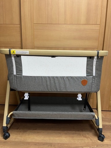 【美品】高さが調整できるベビーベッド