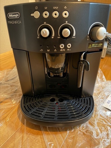 DeLonghi MAGNIFICA デロンギ　エスプレッソマシン