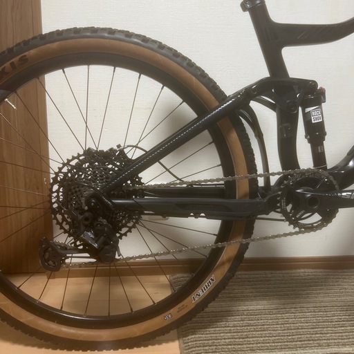 GIANT  フルサスMTB