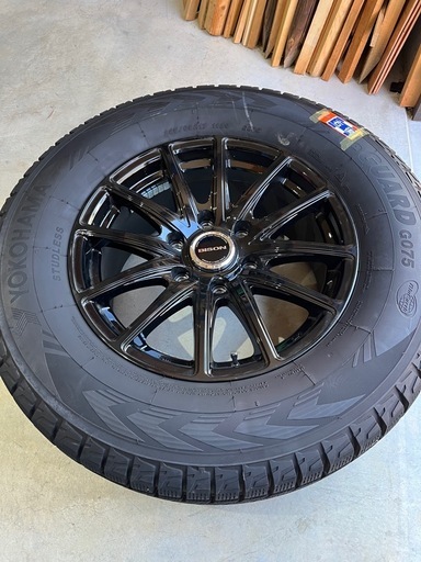 スタッドレスタイヤ　ホイール付き（265/65R17）　　