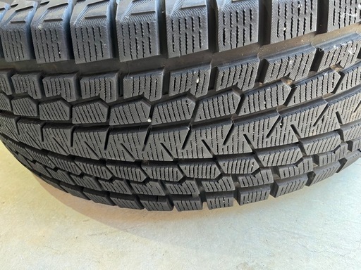 スタッドレスタイヤ　ホイール付き（265/65R17）　　