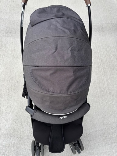 アップリカ ラクーナクッション　美品 両対面 軽量 ベビーカー