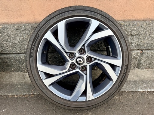ルノー　メガーヌ18インチ　中古タイヤホイール4本セット　　　　　　225/40R18 25年製ミシュランプライマシー5